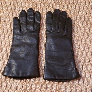 Size Small Womans Black Leather Gloves